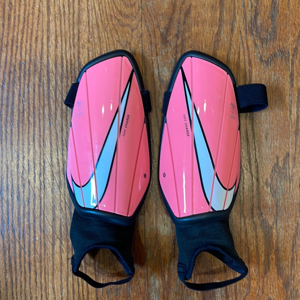 Nike Charge Shin Guards Youth Large Pink